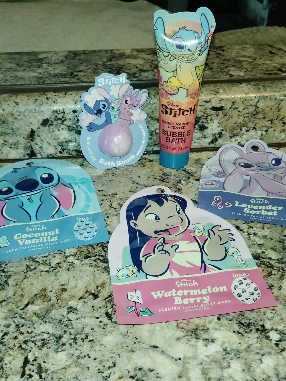Disney Stitch & Lilo Spa Gift Set - Blue, Pink, Purple - Picture 5 of 5